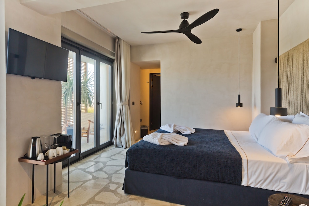 Almi Luxury Rooms 4/25