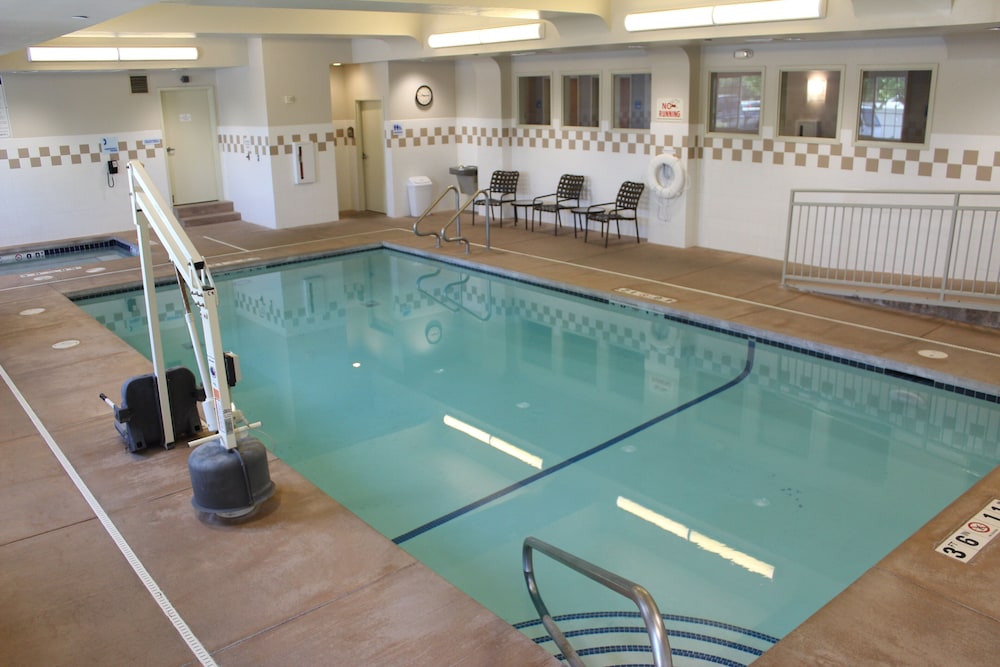 Holiday Inn Express Hotel Suites Cheney University Area 40/58