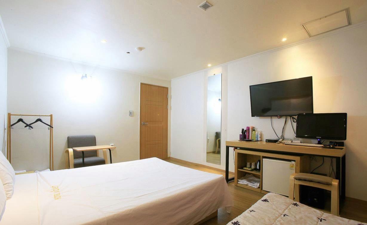 Hotel Violet 14/40