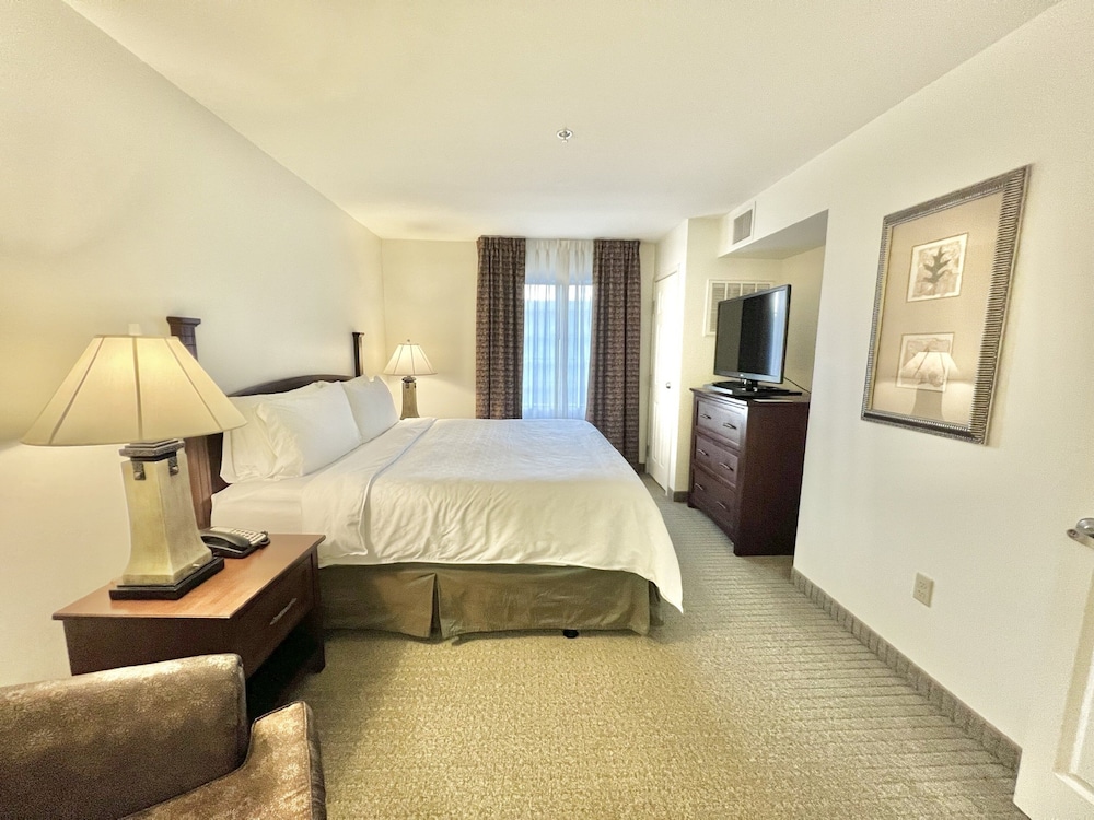 STAYBRIDGE SUITES DETROIT-NOVI 16/60
