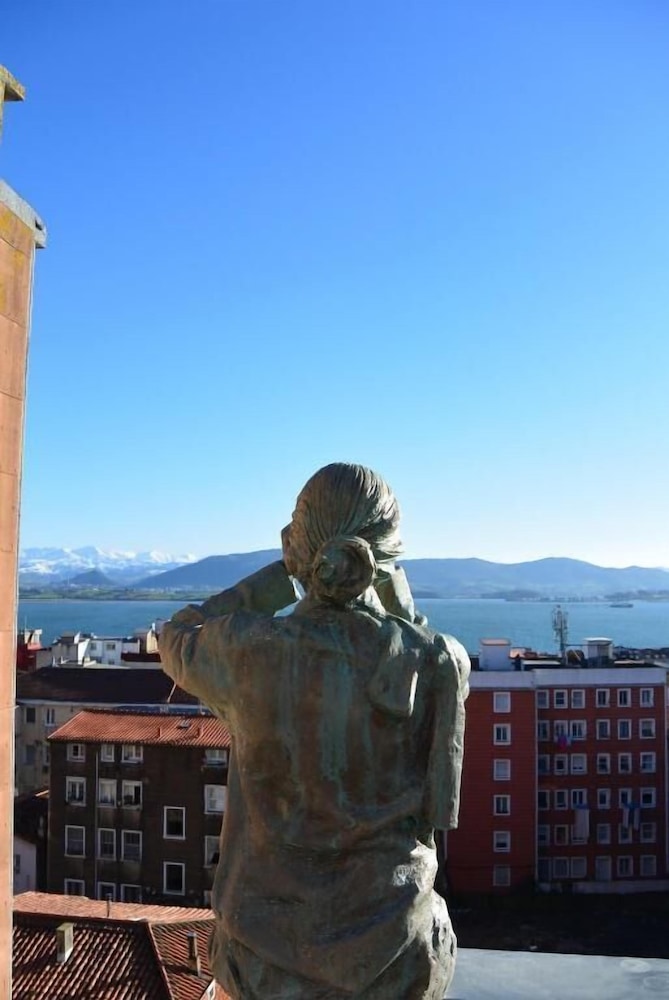 Hotel Art Santander 60/67
