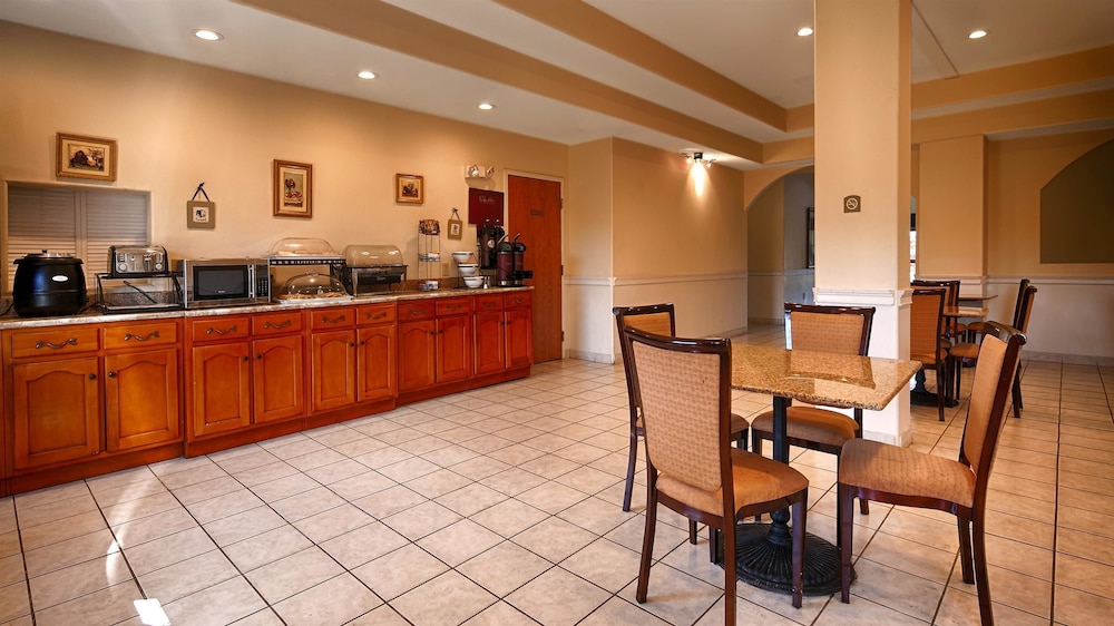 Best Western Plus Bass Hotel & Suites 5/22
