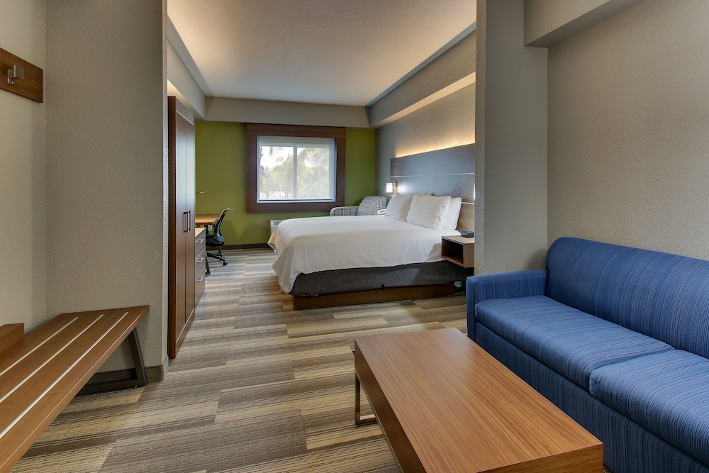 Holiday Inn Express West Palm Beach Metrocentre 39/74