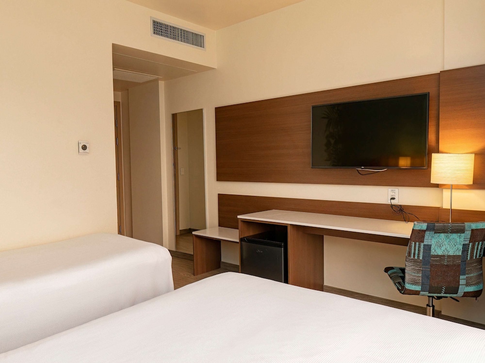 Ibis Styles Curitiba Airport Hotel 13/48