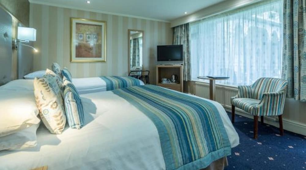 Langstone Cliff Hotel 30/80