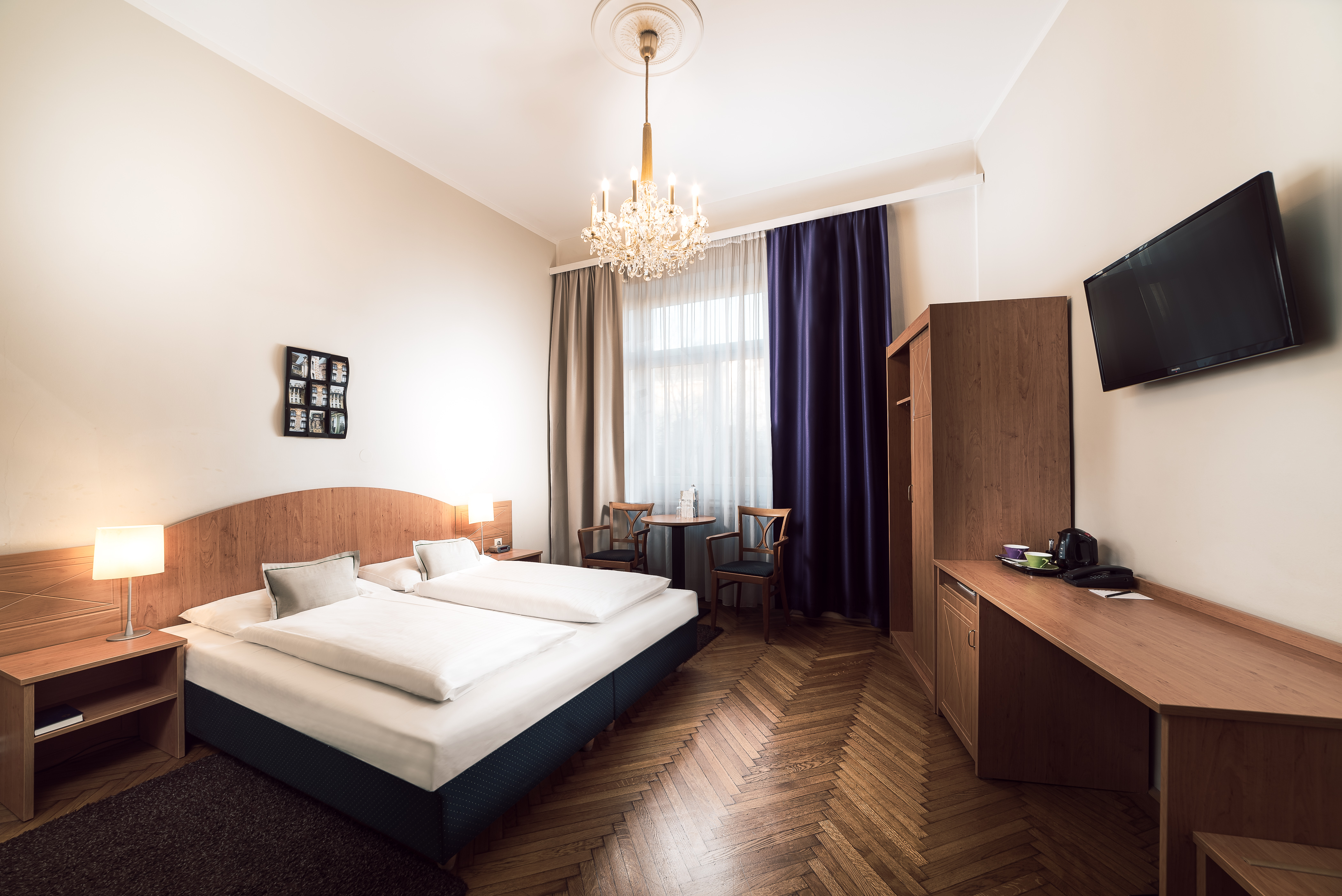 Double or Twin Bed