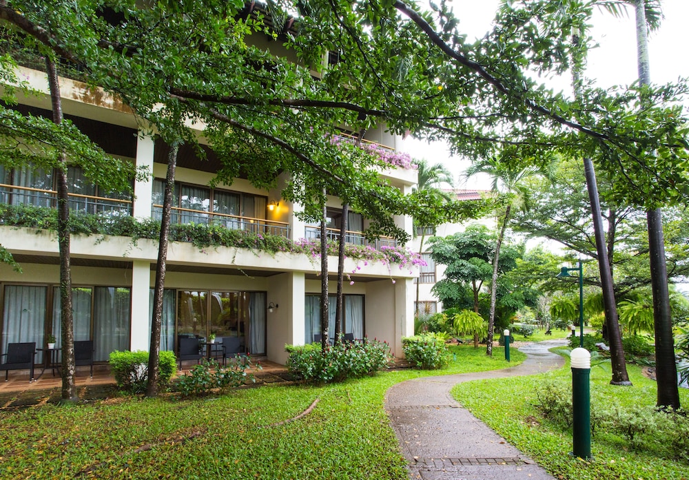 Maneechan Resort 73/75