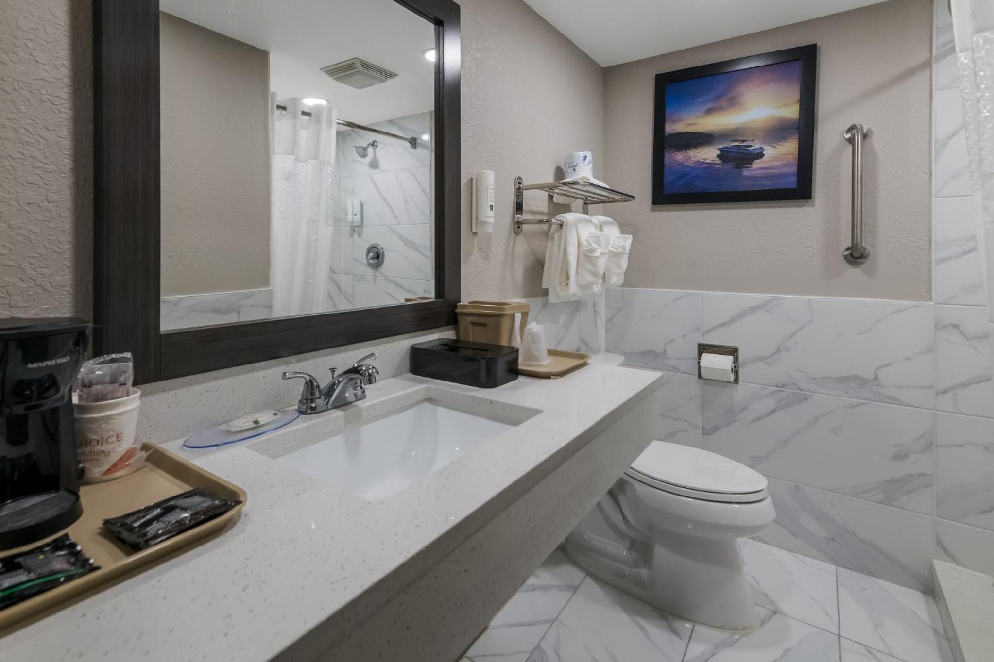 غرفة رباعية للمدخنين، Quality Inn & Suites Altamonte Springs Orlando-North 10/10