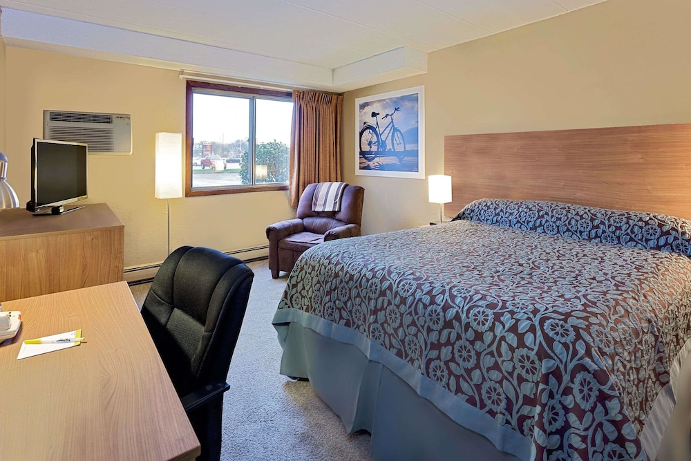 Days Inn by Wyndham Winona 12/27
