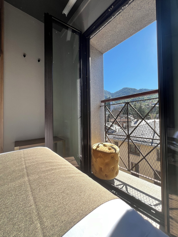 Hotel Paris 18/39