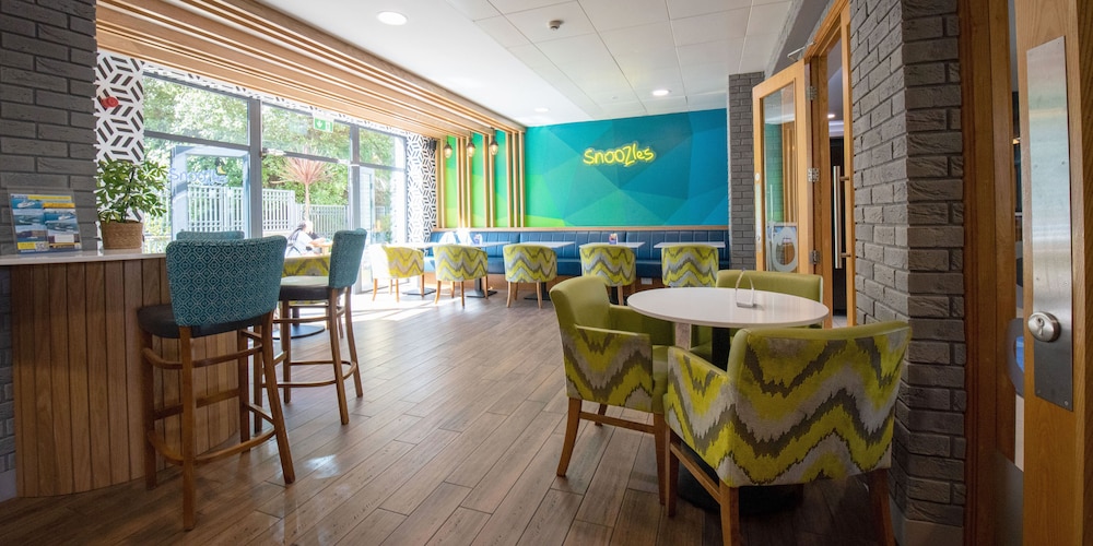 Snoozles Hostel Galway City Centre 33/35