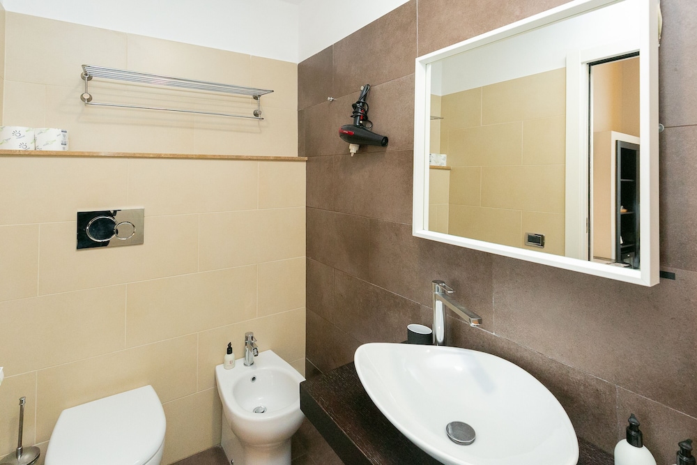 SUITINN 19 HOTEL 32/33
