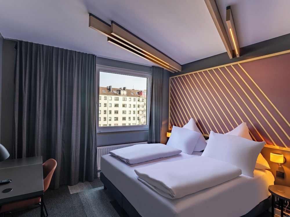 غرفة بريميوم بسرير كينج، B&B HOTEL Aachen City-Ost 3/10