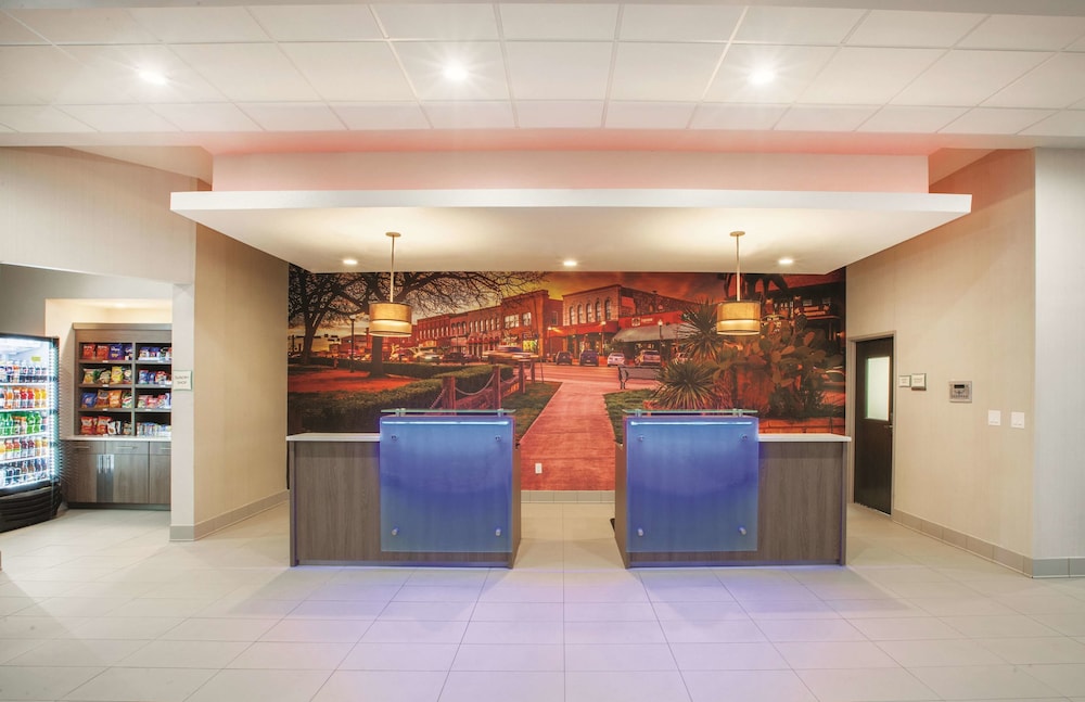 La Quinta Inn & Suites By Wyndham San Marcos Outlet Mall 6/31