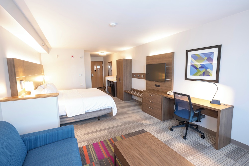 Holiday Inn Express Hotel Suites Iron Mountain 26/57