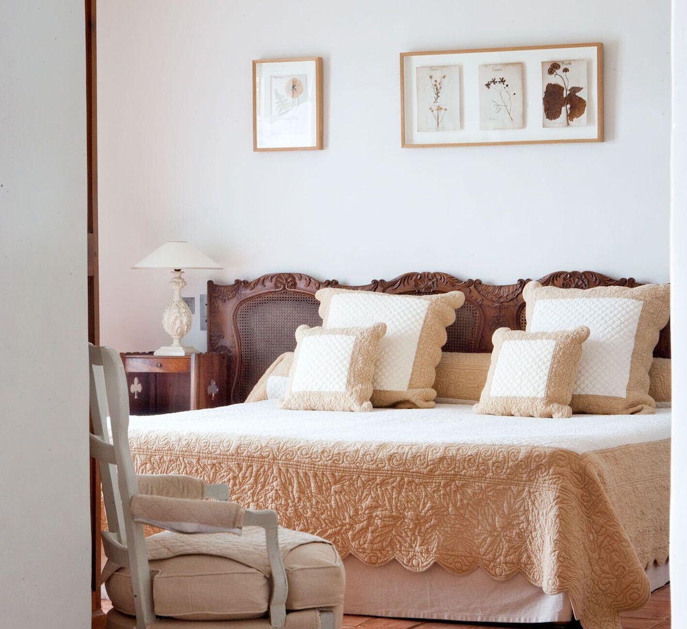 Hotel The Originals Auberge Ostape 12/50