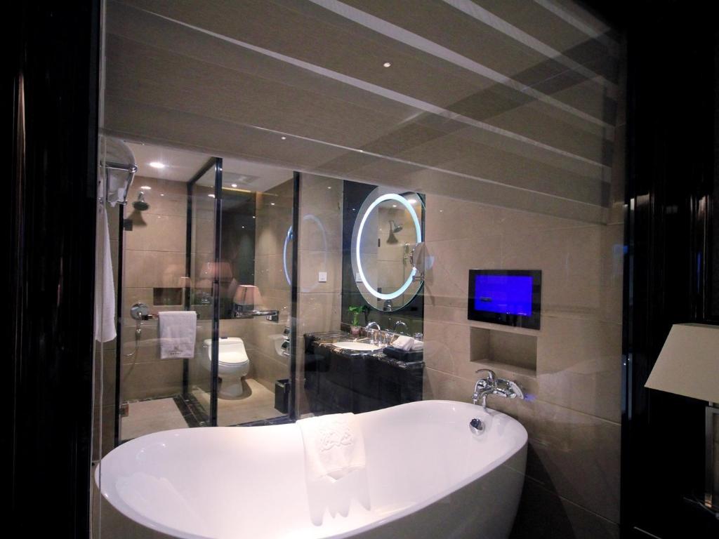 Chateau Star Sea Hotel 43/44