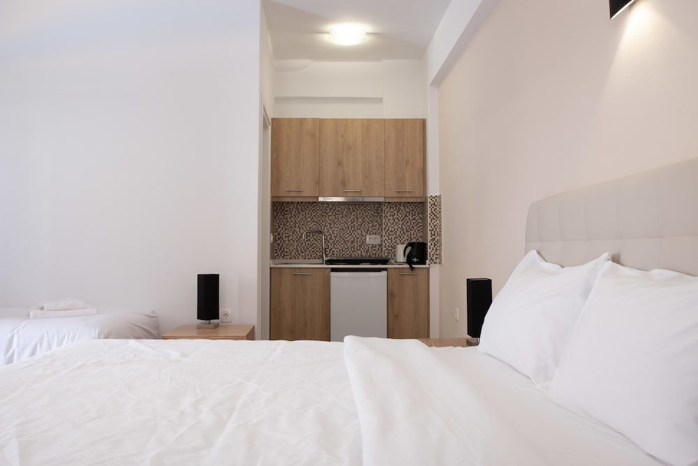 Tristhenia Hotel 28/66