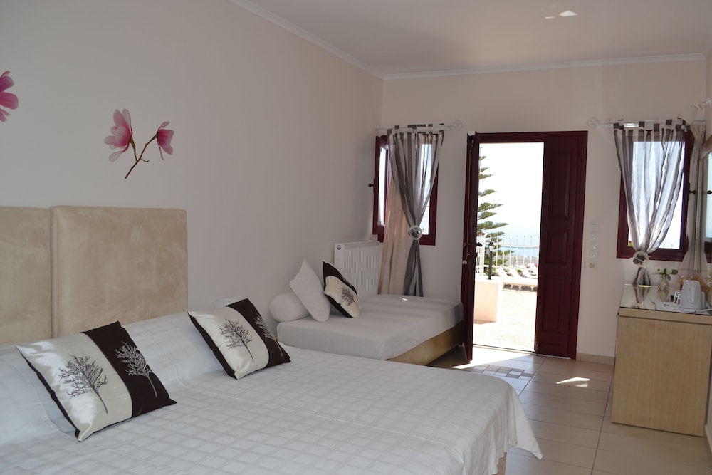 Dream Island Hotel 8/50