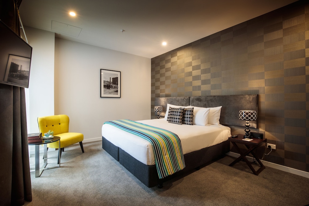 Hotel 115 Christchurch 31/65