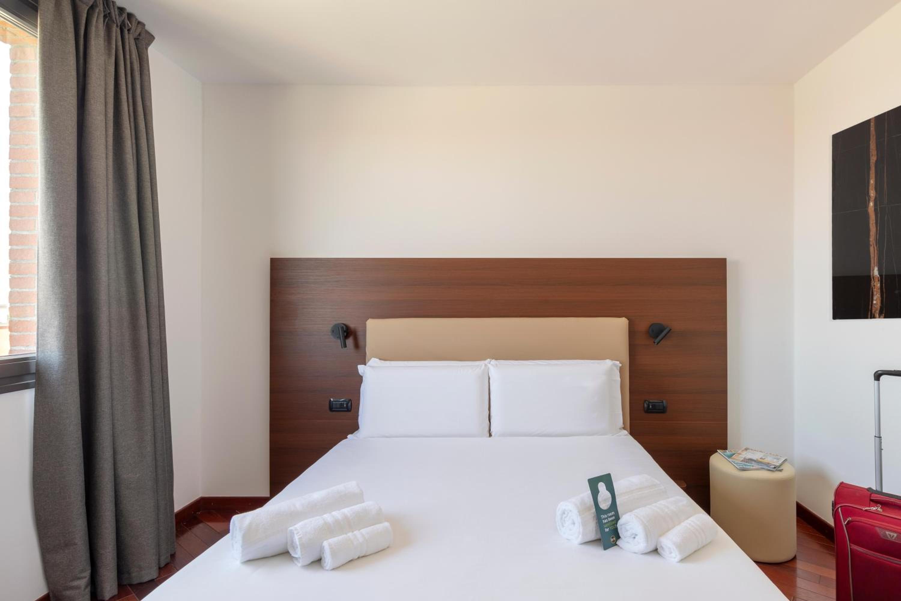 Deluxe, Double Bed