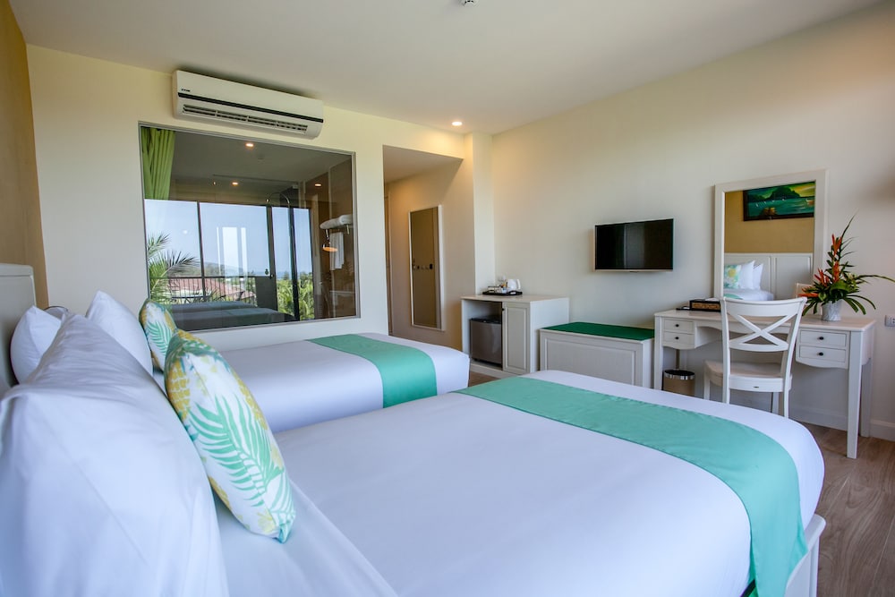 HULA HULA RESORT l truly tropical and fun wellness 42/90