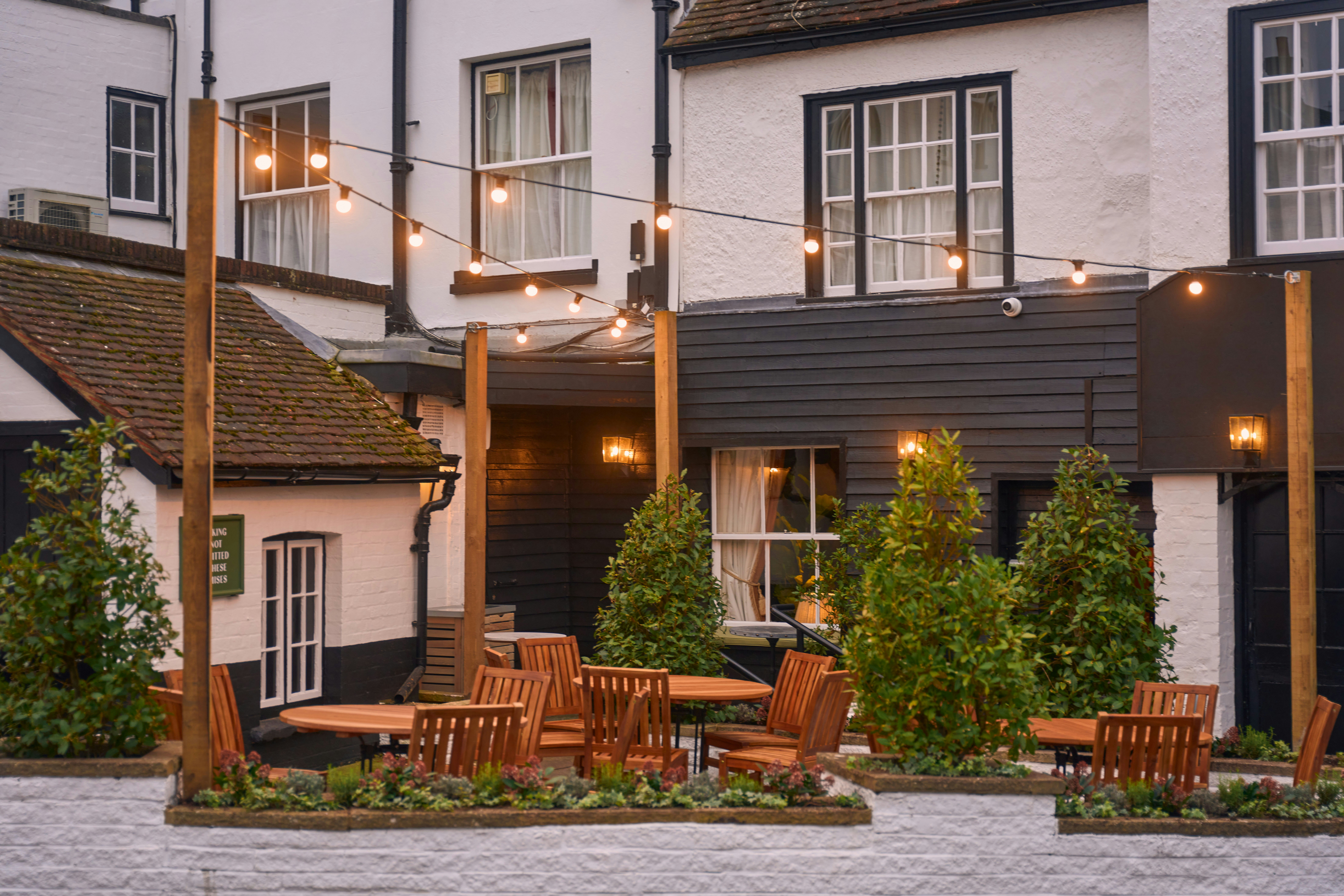 White Horse Hotel 1/46