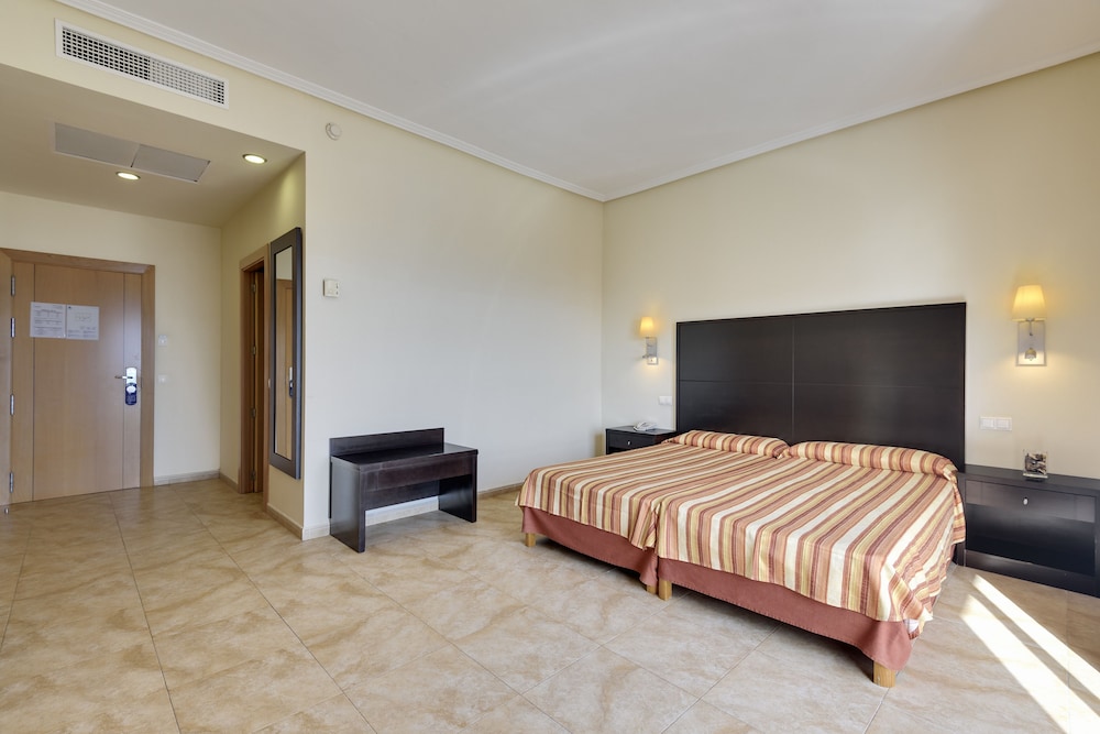 Cabogata Beach Hotel Spa 24/68