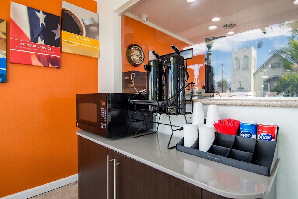 Motel6 San Bernardino, CA - Downtown 14/56