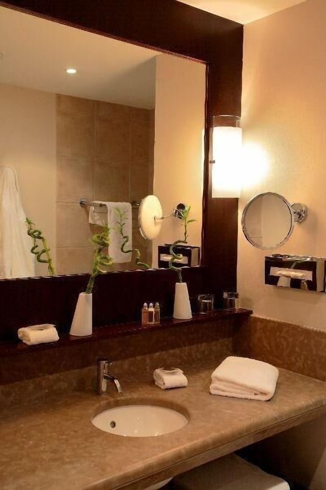 THE BOUTIQUE HOTEL GARONNE 30/33