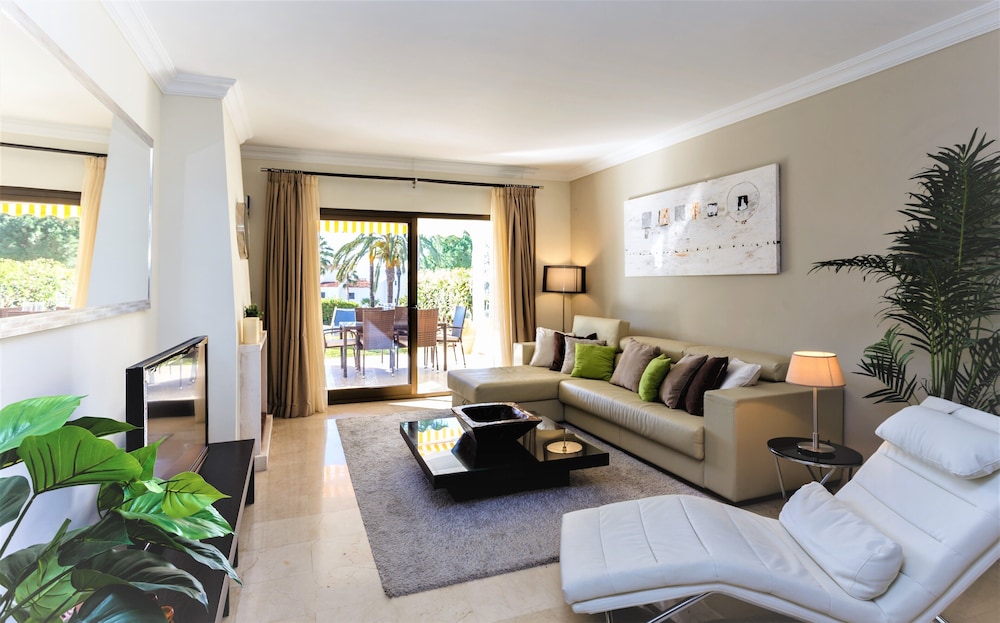Coral Beach Aparthotel 51/77