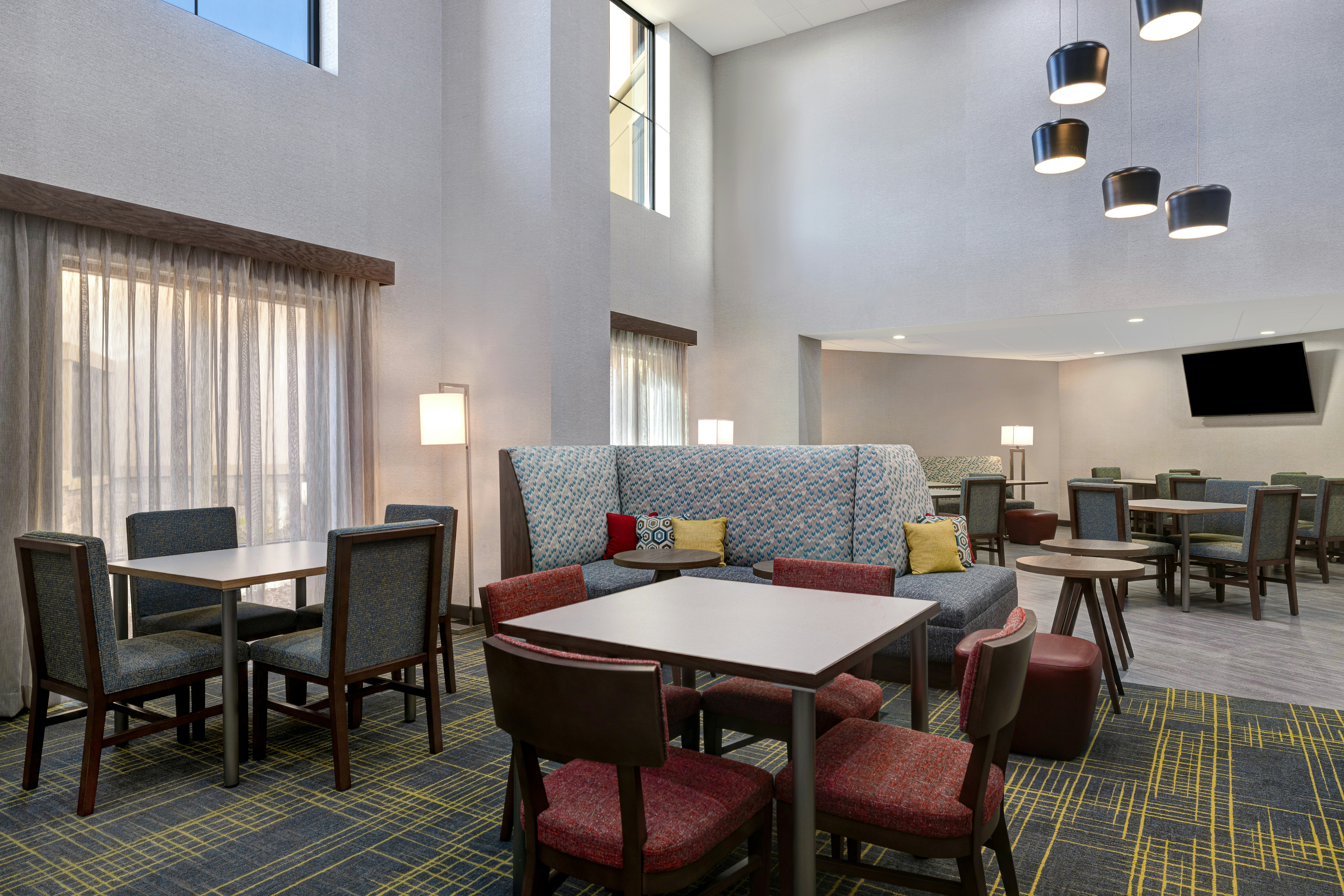 Hampton Inn & Suites Marina 32/39