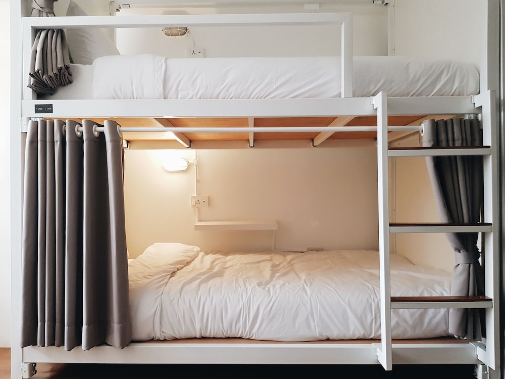 MIXED DORM, 8 BEDS, SHARED BATHROOM