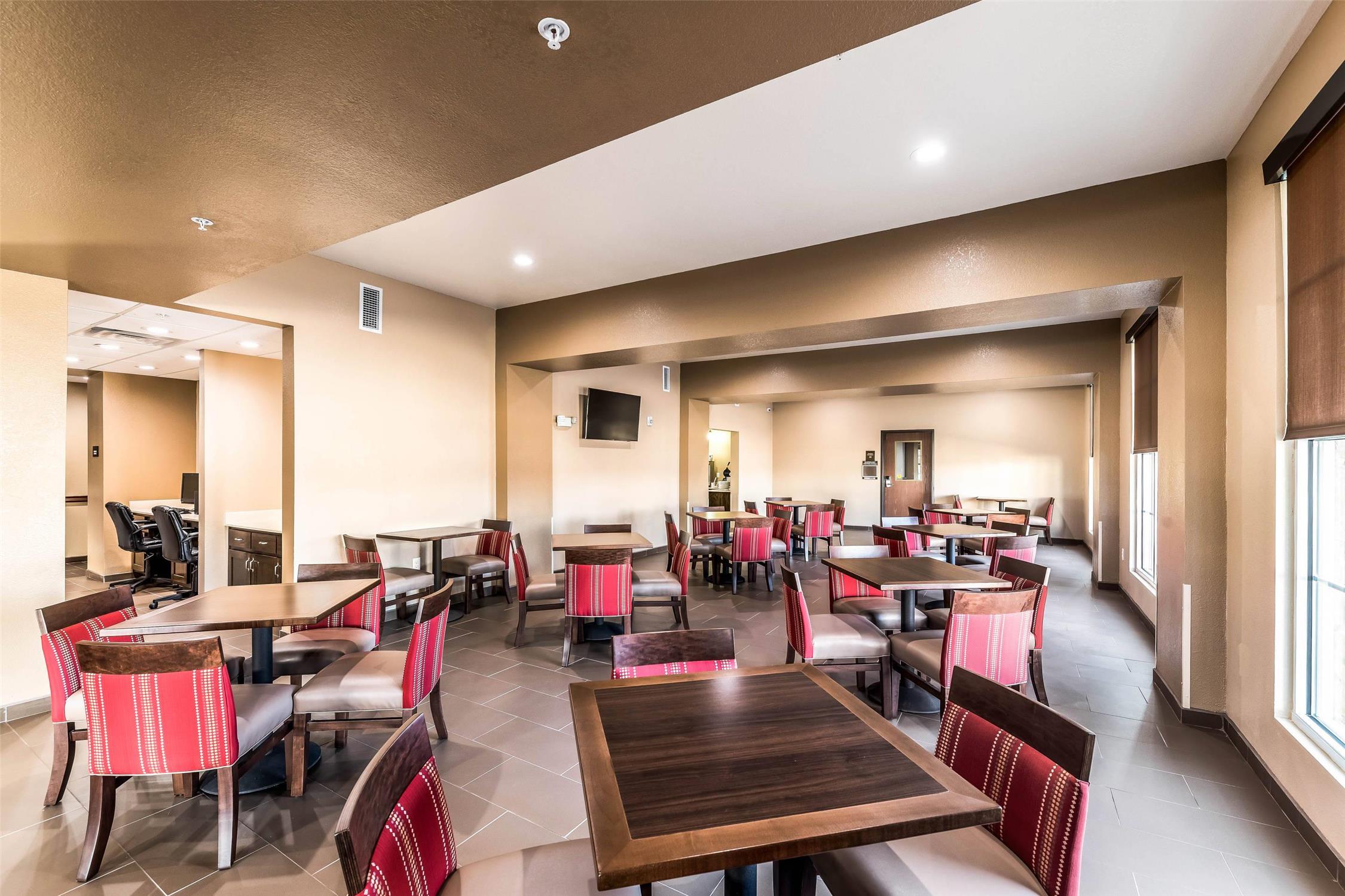 Comfort Suites Grand Prairie Arlington North 15/26