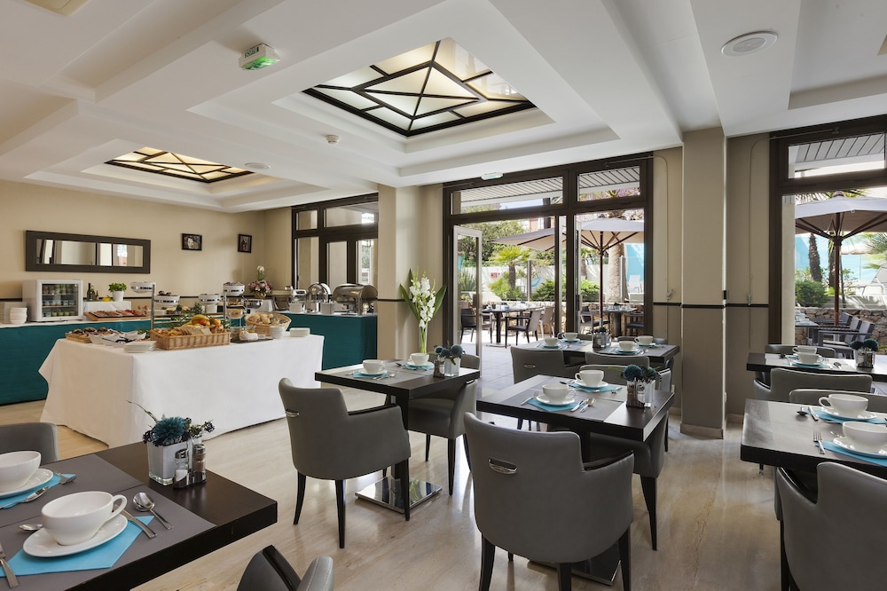 restaurant cafeteria