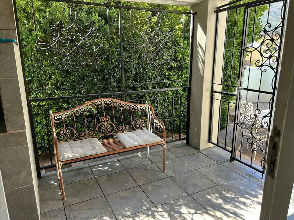 Lemon Tree Cottage 16/39
