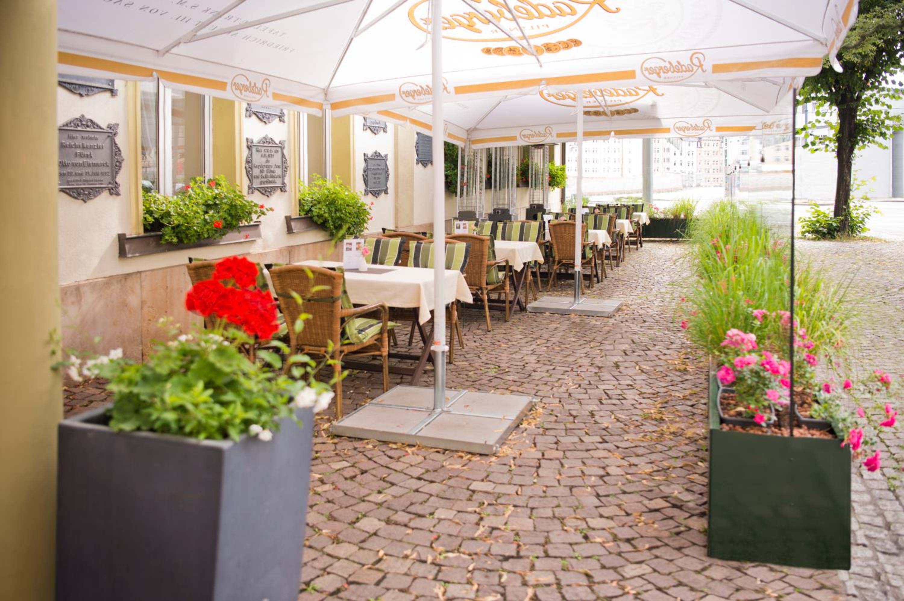 Hotel Schwarzer Bar Jena 8/50