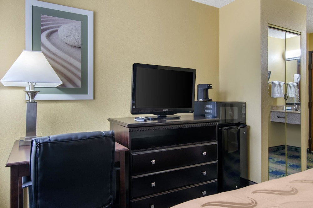 Quality Inn Merriam Kansas City 35/41
