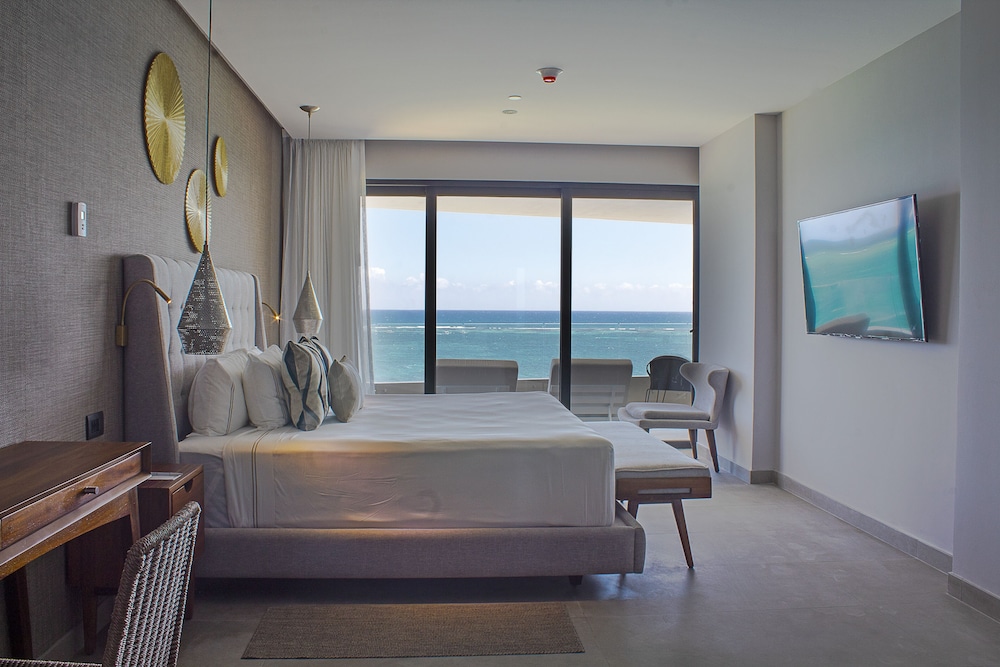 The Fives Oceanfront Puerto Morelos 41/71