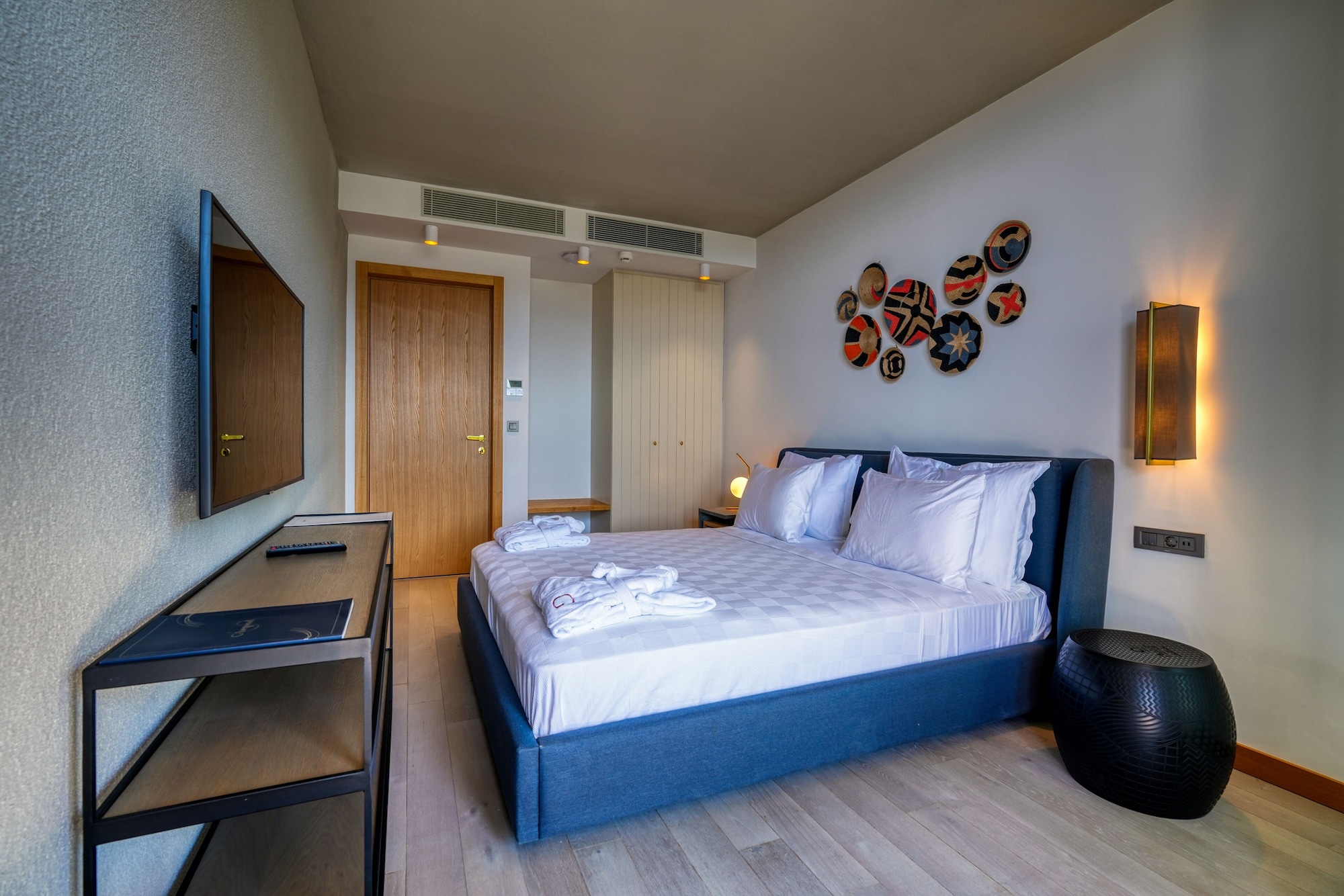 إقامة بسرير كوين بإطلالة على البحر بشرفة