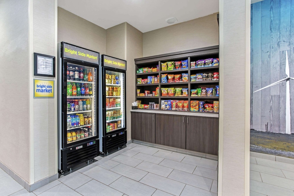 La Quinta Inn & Suites by Wyndham Sweetwater East 25/41