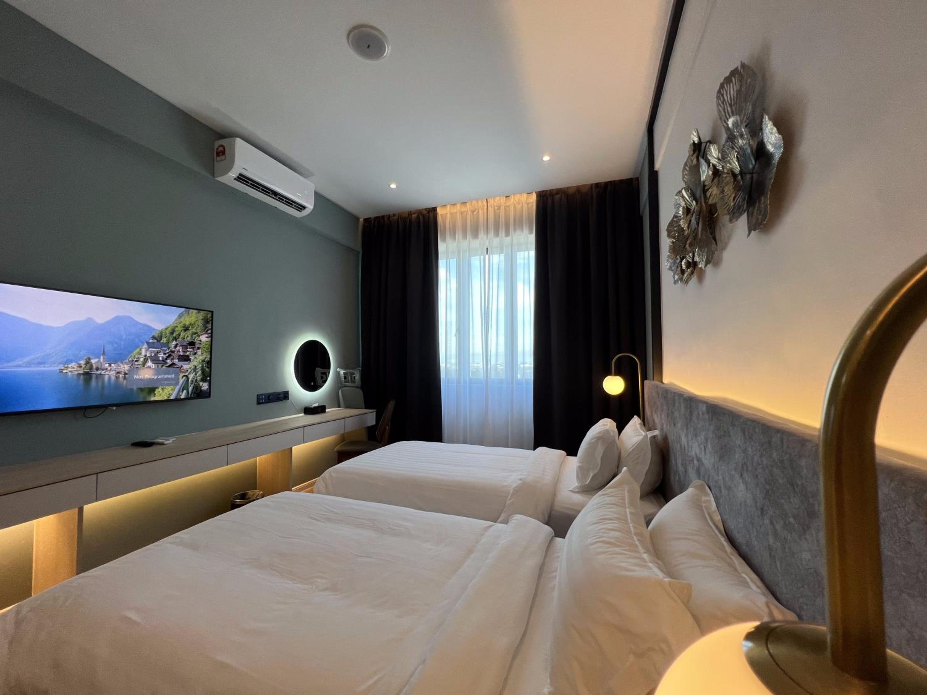 Premier, Twin Beds
