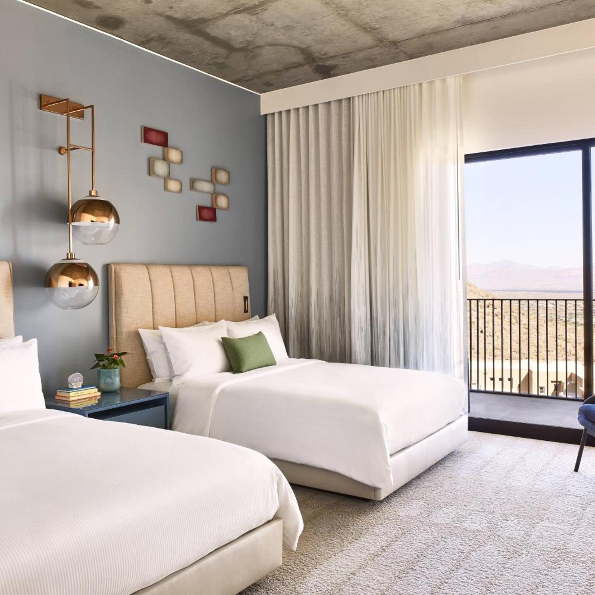 Guest Room, 2 Queen Beds, Sky View, Top Floor