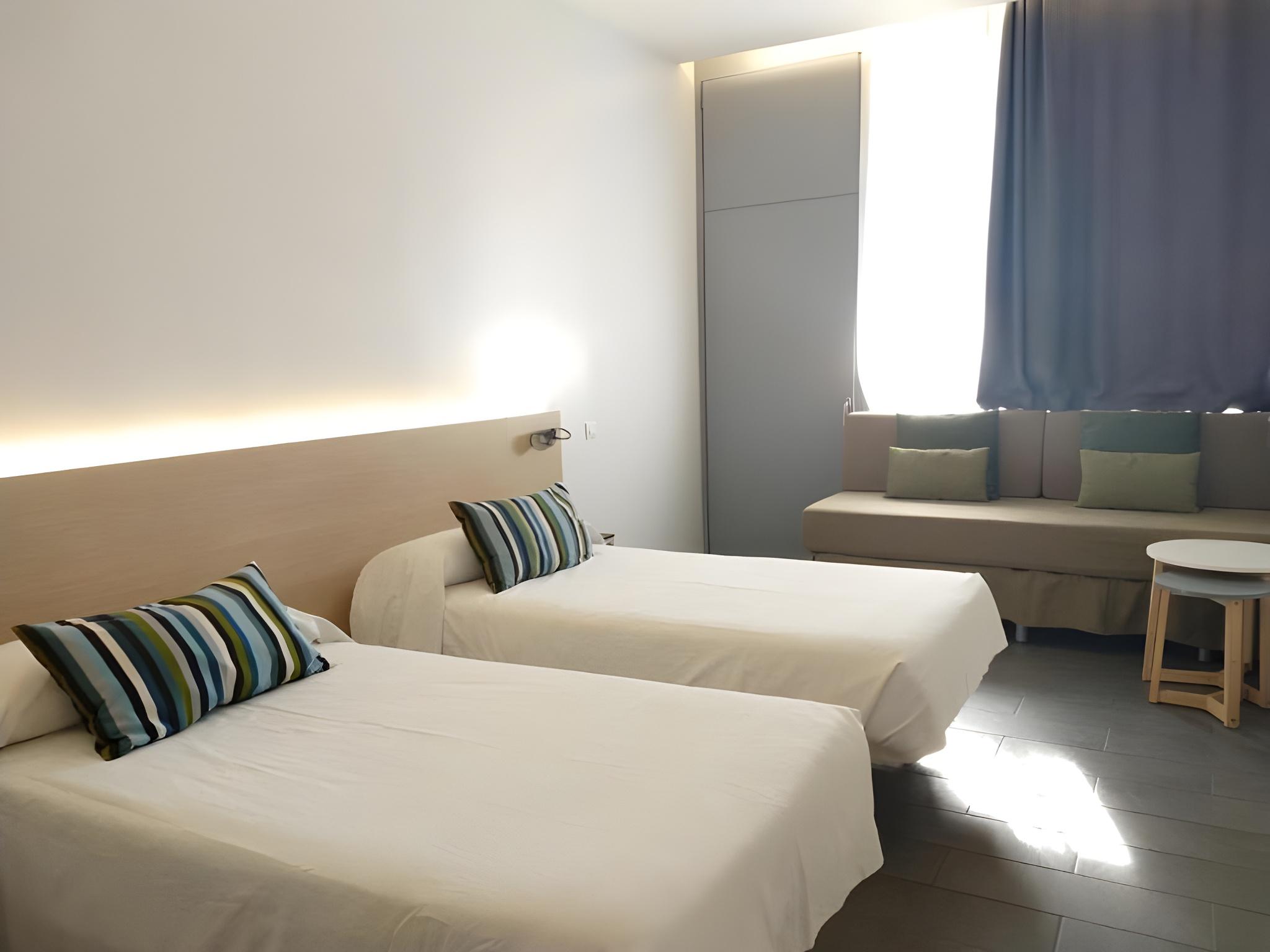 غرفة سوبيريور ثلاثية بثلاثة أسرّة، Centre Esplai Hostel 2/3