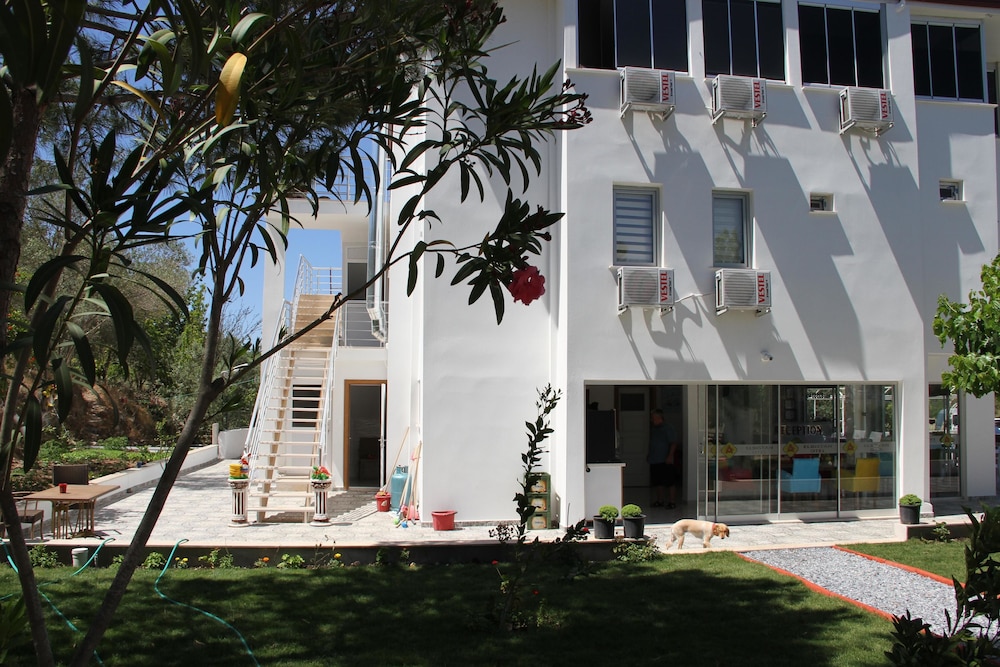 Aelbistan Otel 13/18