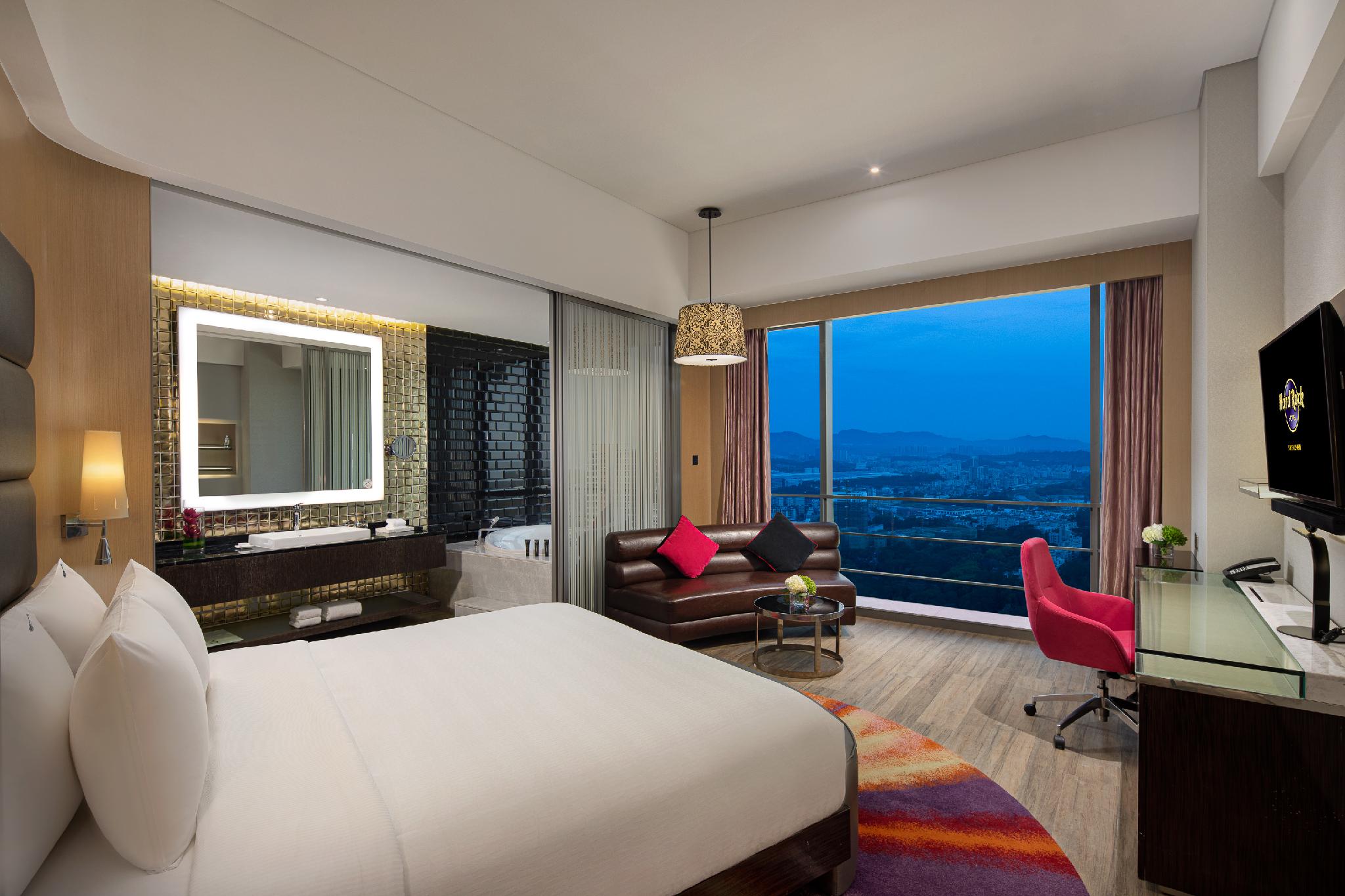 ROCK ROYALTY KING ROOM