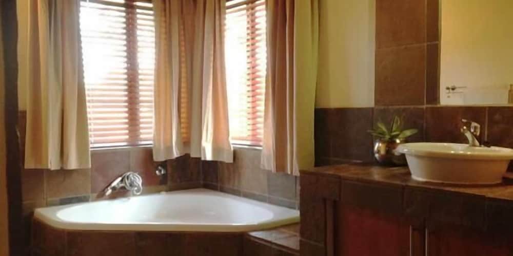 Makhato 84 Bush Lodge 41/45