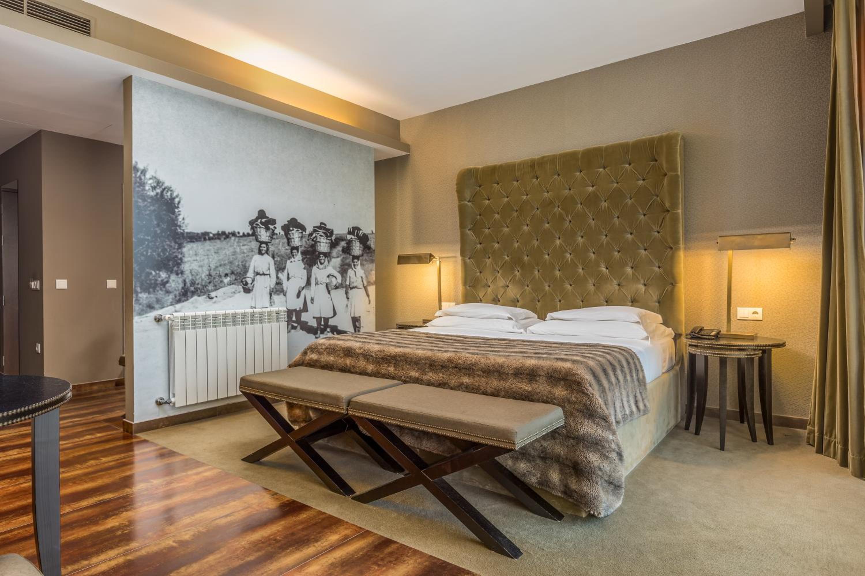 Superior, Double Bed, Garden and Pool View