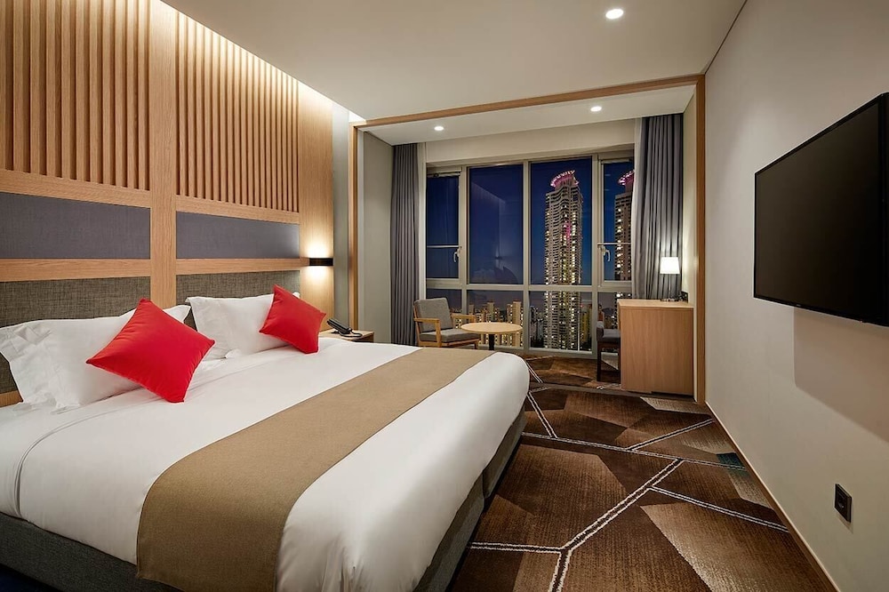 PREMIER, KING BED