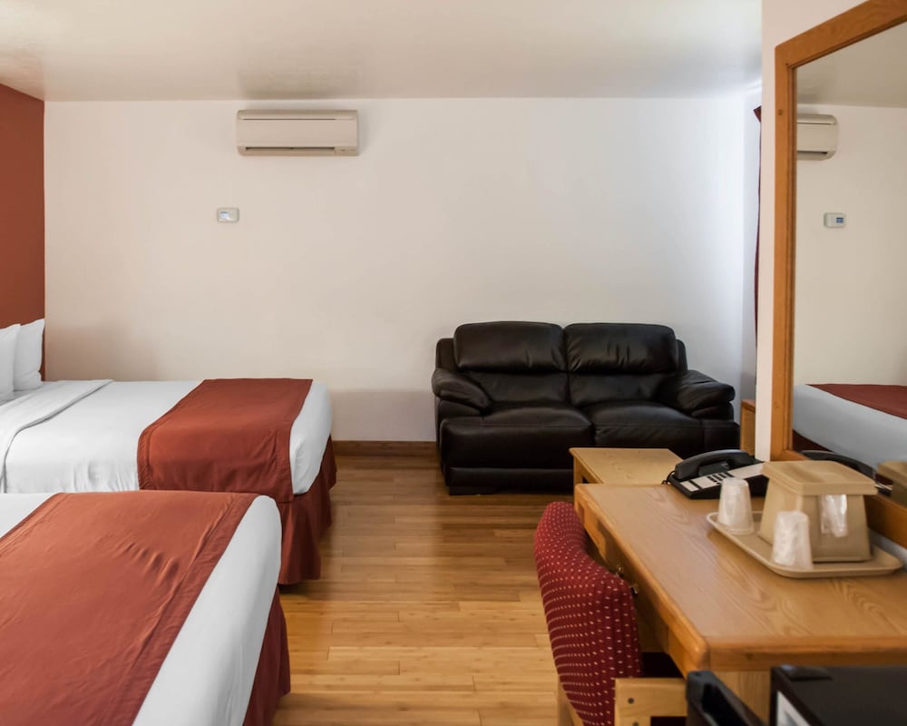 Econo Lodge Old Town 33/40